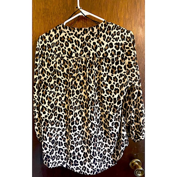 *SOLD* Vince Camuto Leopard Blouse - Picture 3 of 3